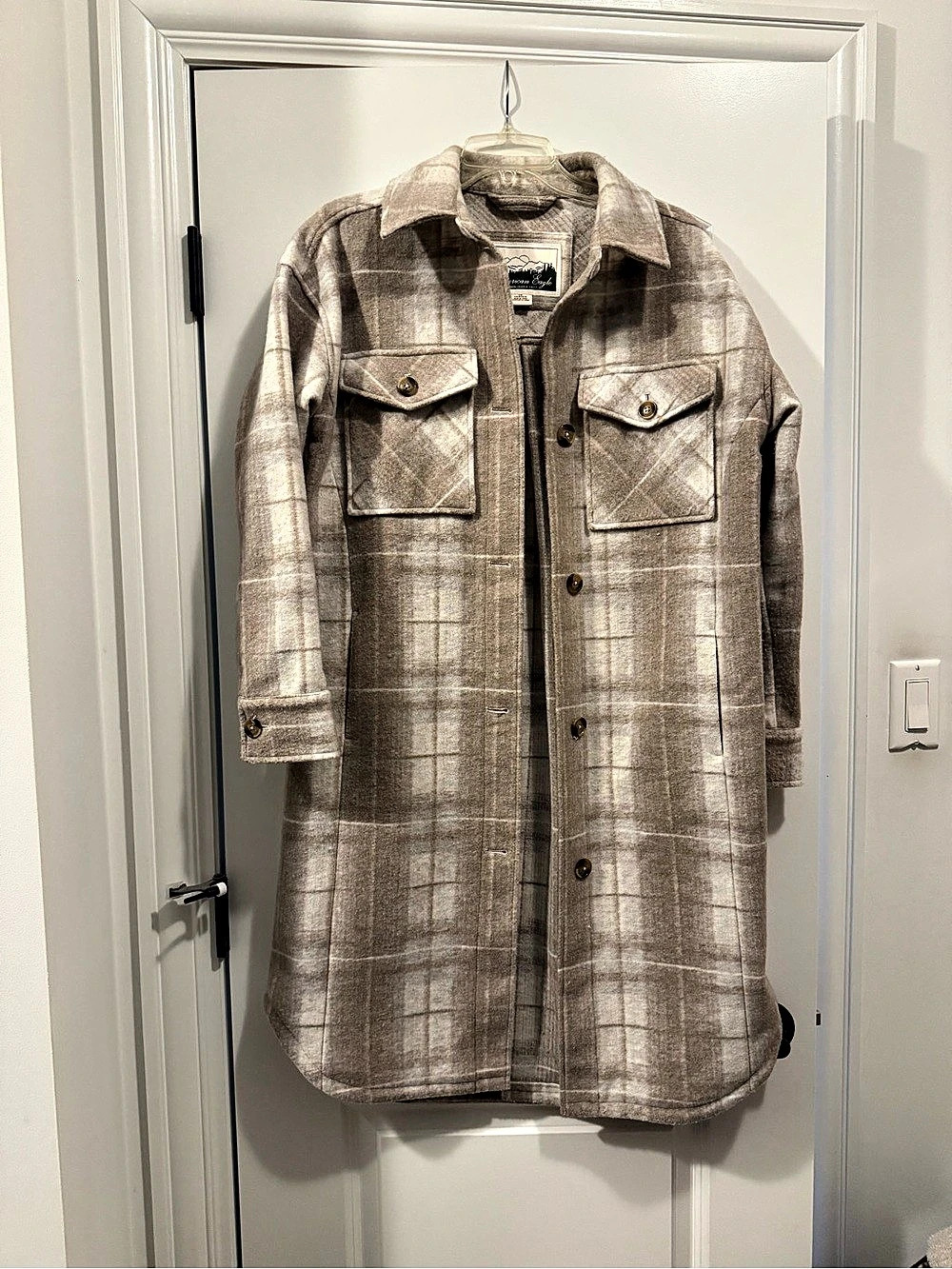 American Eagle AE Oversized Long Plaid Fleece & Love Shacket Brown/Tauoe & Whit